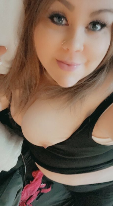 bustymeg hot actress img