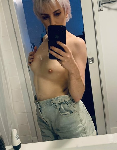 louisesky3 nude actress image