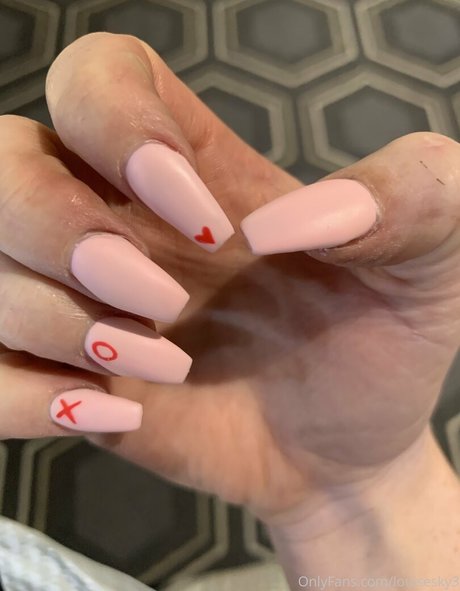 louisesky3 adult model archive