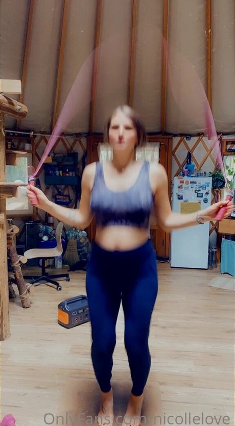 Holistic Nicole erotic model picture