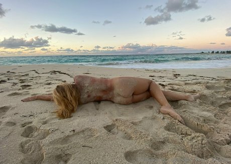 an arch above model sexy img