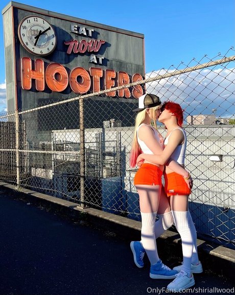 shiriallwood model nice photo