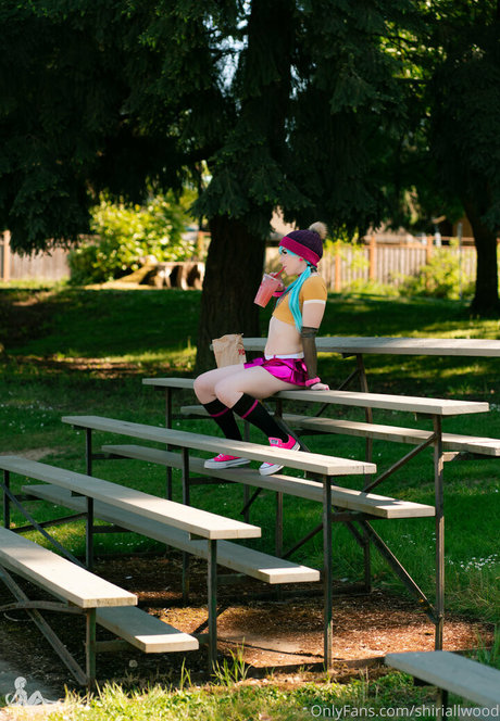 shiriallwood nude model image