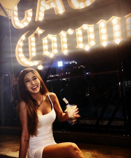 Jinnnyk model art pic