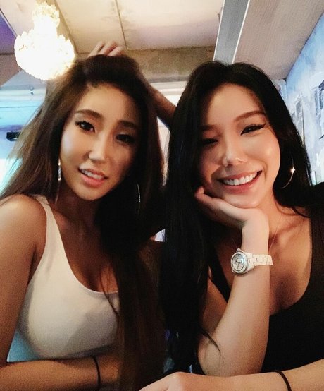 Jinnnyk high quality pornstar images