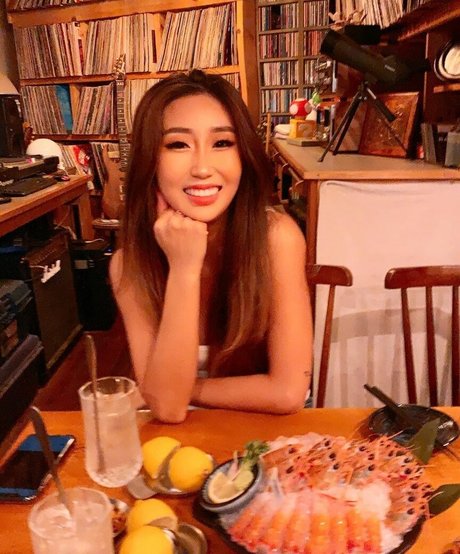 Jinnnyk erotic star pic