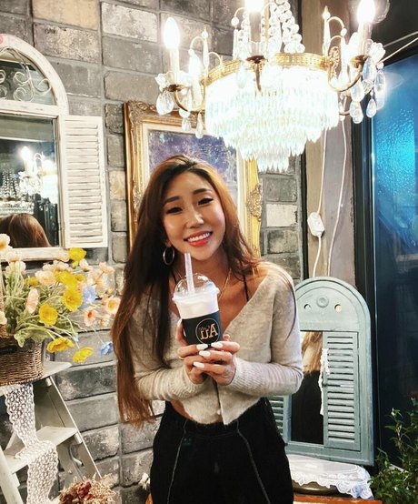 Jinnnyk star pornographic pictures