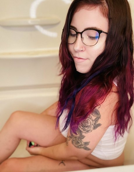 coralinebb erotic star photo