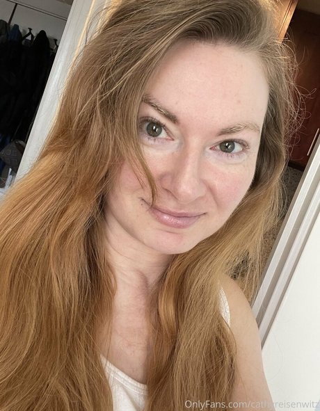 cathyreisenwitz pornstar naked picture