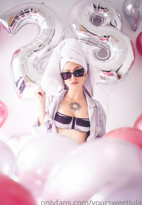 hotsweetlola top model pic