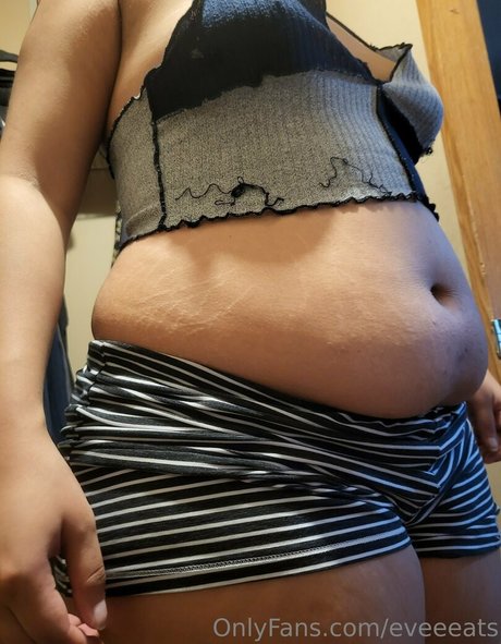 eveeeats nude star pic