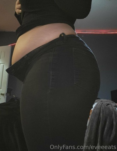 eveeeats pornographic actress image