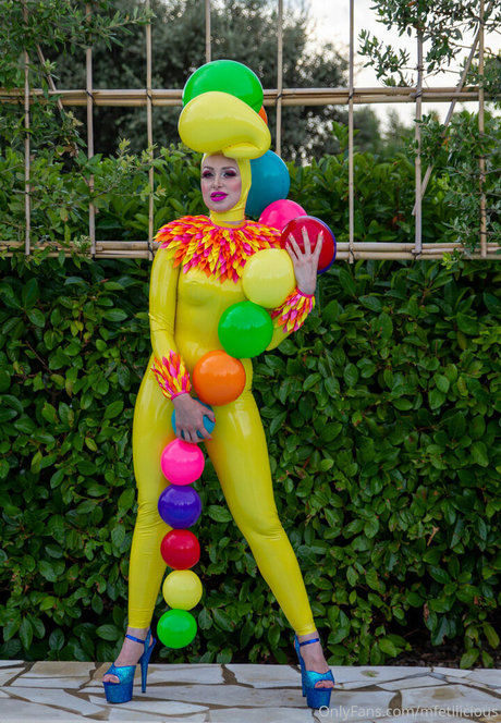 mfetilicious model nude picture