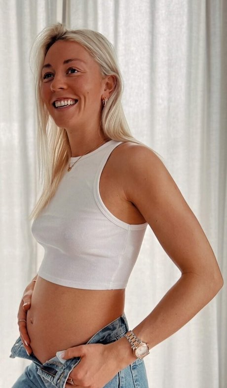 Carina Witthoft exclusive model picture