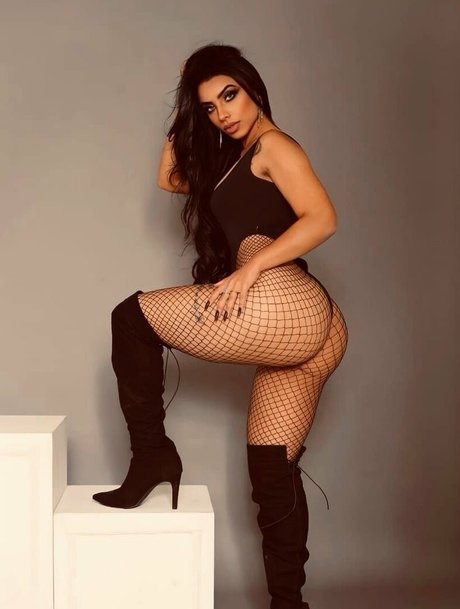 female influencer onlyfans sexy naked pic