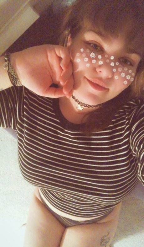 hannahbee840 model nude photo