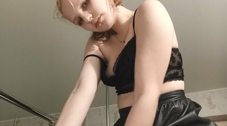 dirty blonde__ sex star galleries