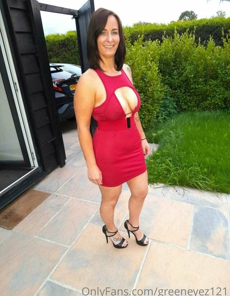 Greeneyez121 top star pic