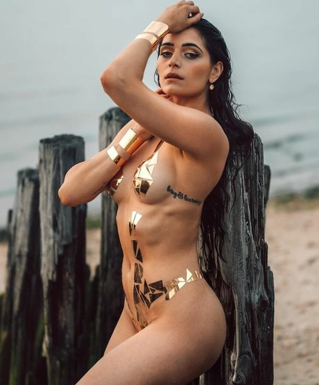 Annabel DaSilva pretty actress photo