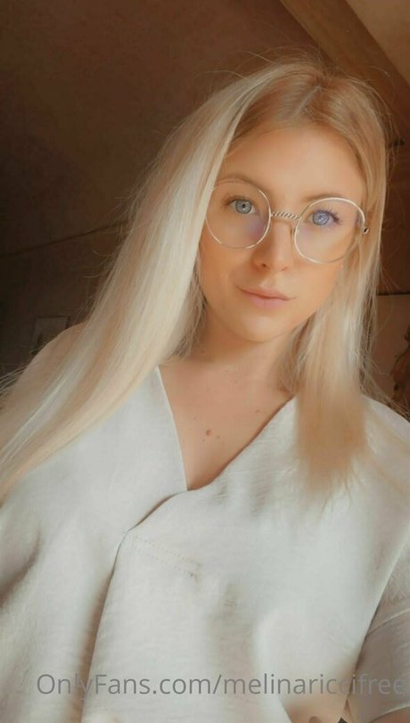 melinariccifree model beautiful pic