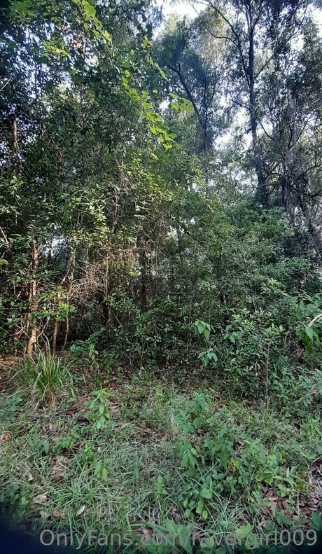 ravergirl009 exclusive model images