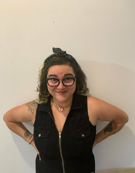 serenitaboo nude model photo