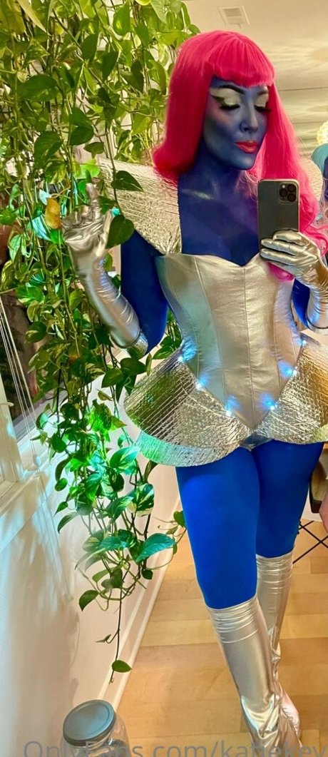 katiekey sexy model picture