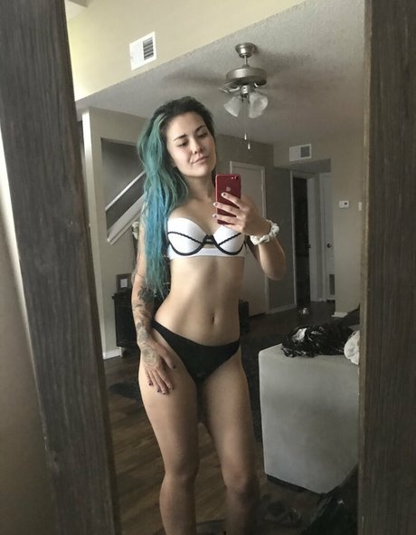 sukiiseduceyou model pornographic image