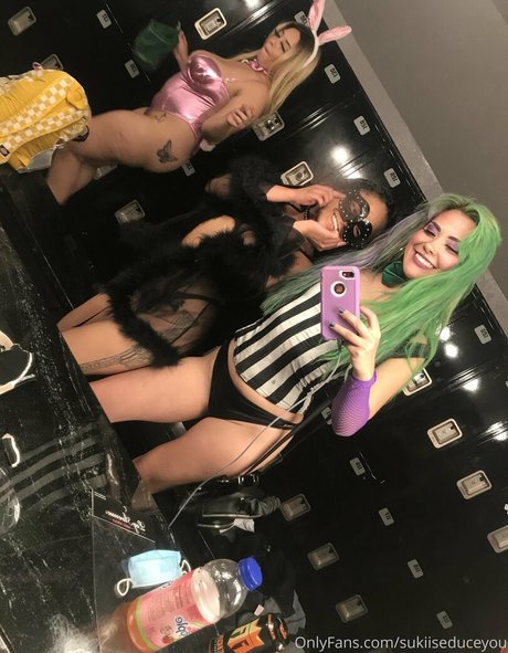 sukiiseduceyou model pornographic images