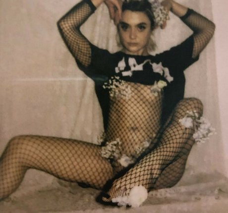 alittle vampy pornstar top pic