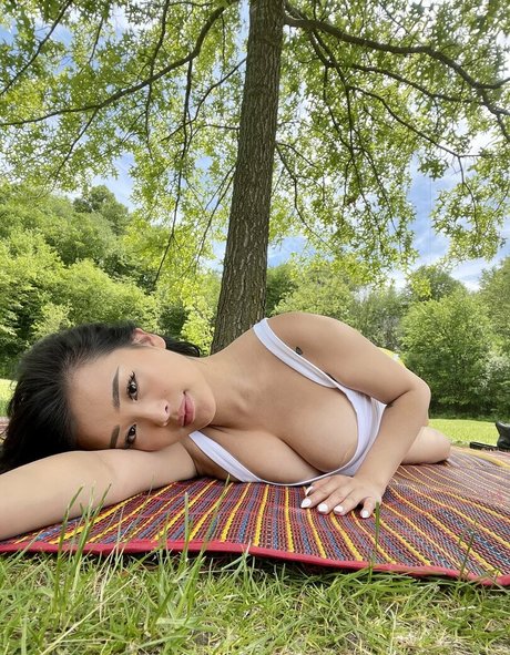 busty mom onlyfans free naked gallery