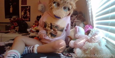 softtrashy sex model img