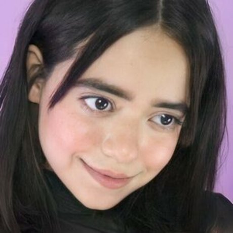 Hanna Costtello beautiful model pics