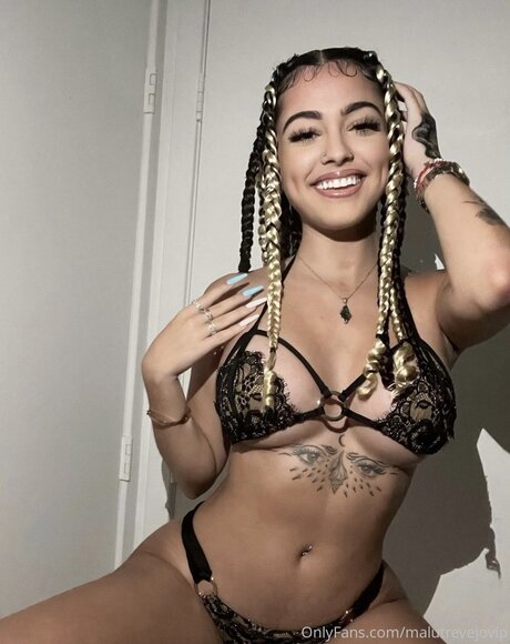 malutrevejovip erotic model img