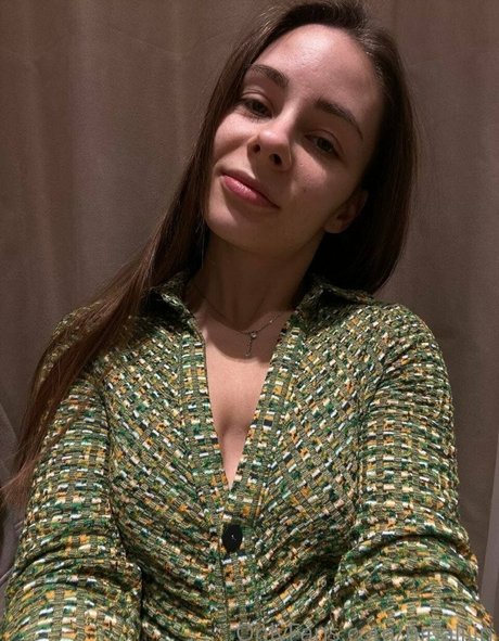 Nina Liin porn model archive