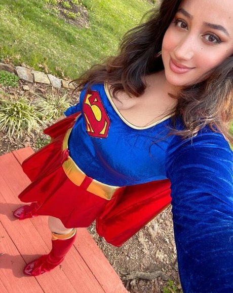 Nikki Geeks xxx model photo