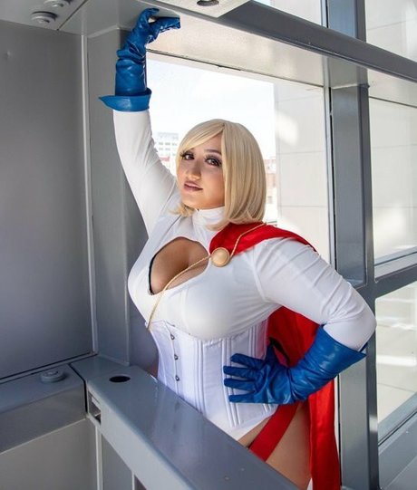 Nikki Geeks hd model picture