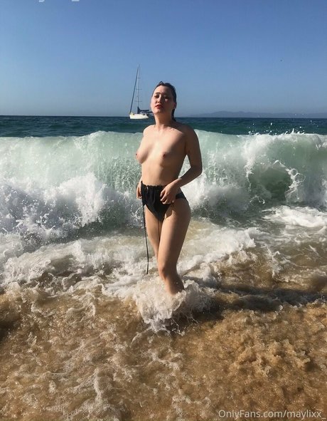 maylixx naked actress picture
