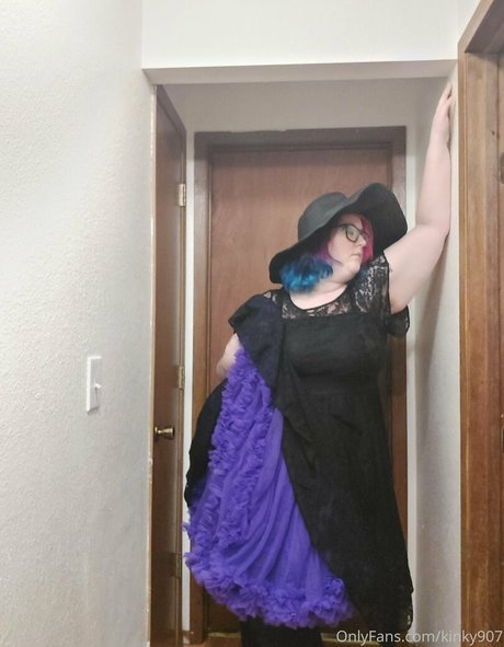 kinky907 model high quality image