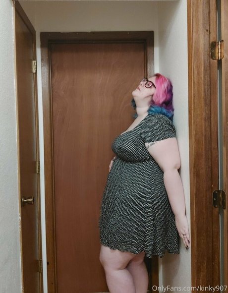 kinky907 pornographic model image