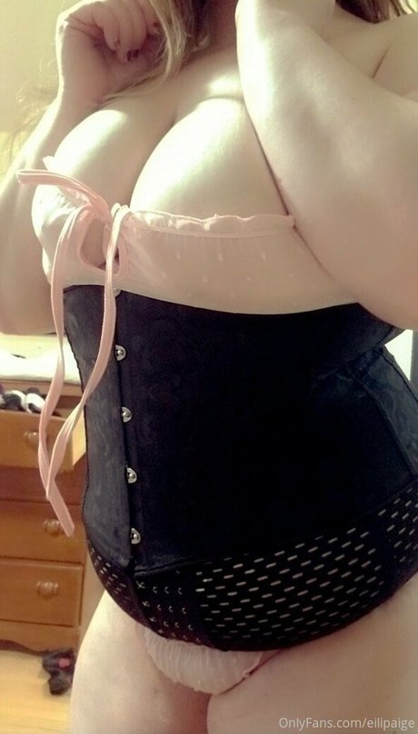 eilipaige naked actress picture