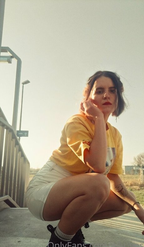 elly yes pretty star img