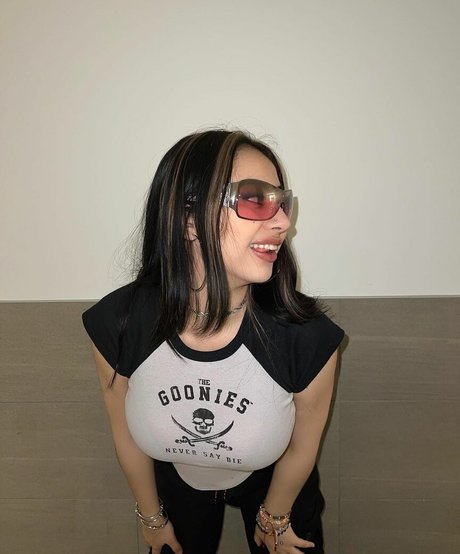 asian influencer onlyfans porn images