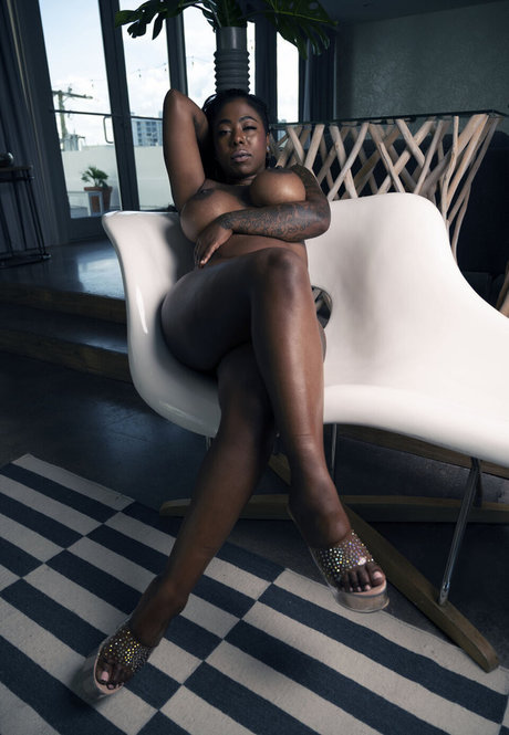 Gogo Fukme actress pictures