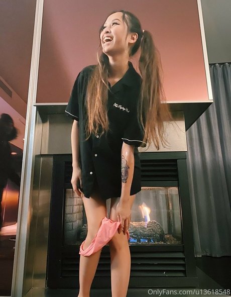 Official Kendama Babe model sex image