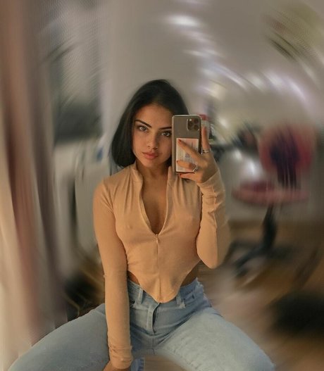 Ariane Landsfried nudes actress pic