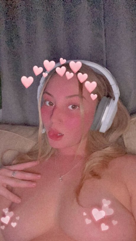 fayofficial sexy model image