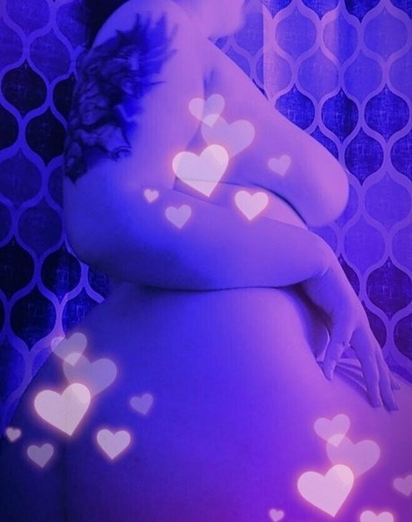 shylohnova nude model pic