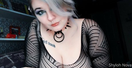 shylohnova beautiful model pics