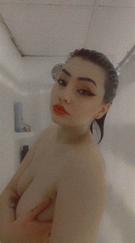 goddexox erotic model photo